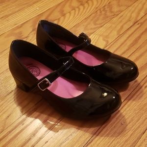 Girls memory foam patent leather Mary Jane dress shoe